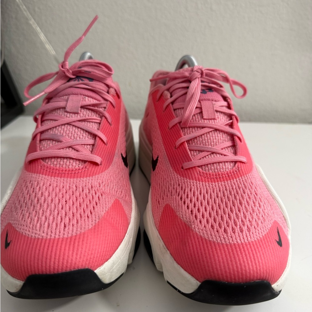 Nike Women's Pink and White Athletic Shoes - Picture 5 of 8
